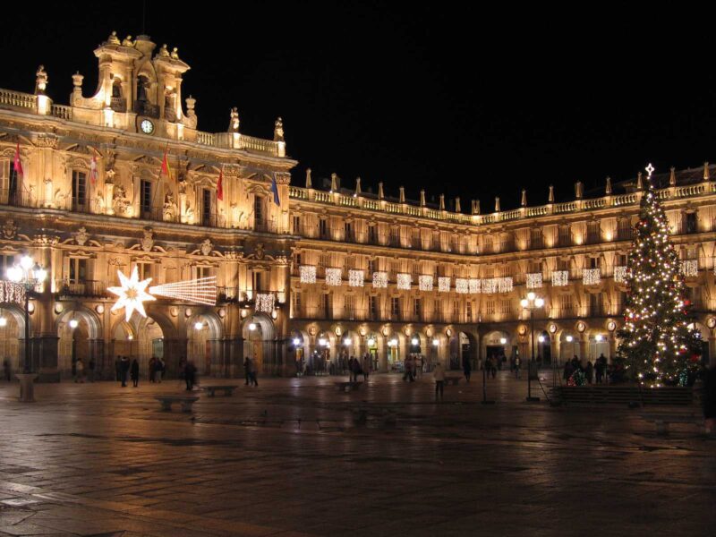 Otro monumento que apuesta por la ILUMINACIÓN LED: La Plaza Mayor de Salamanca